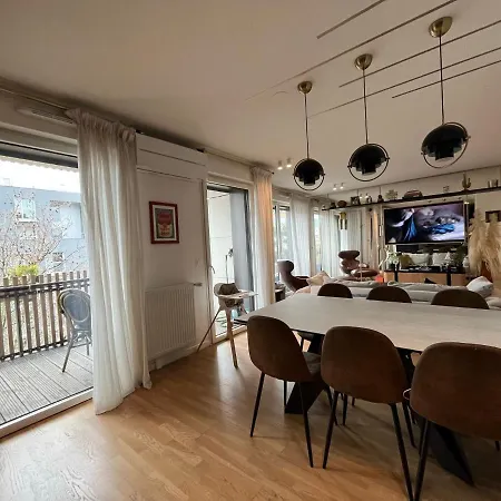 Apartment Luxueux Climatise Avec Terrasse, 6 Couchages - 17eme Arrondissement De Paris Clichy